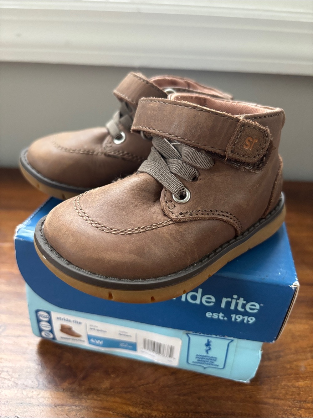New in Box Stride Rite Quinn Toddler Leather Boots – Brown (Size US 4W Wide)